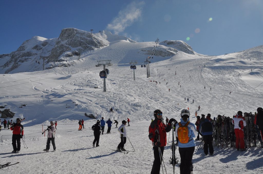 Отовсюду обо всем: Во время катания на лыжах в Италии умерла 16-летняя школьница из Дессау-Росслау