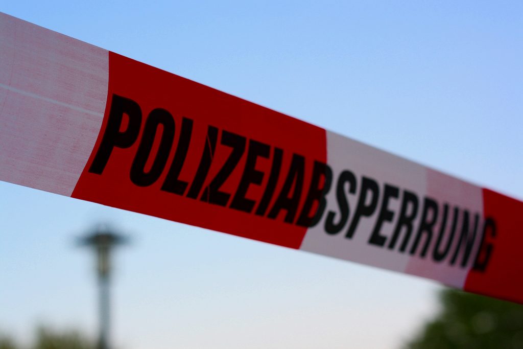 Происшествия: В Дуйсбурге полицейские застрелили вооруженного ножом мужчину