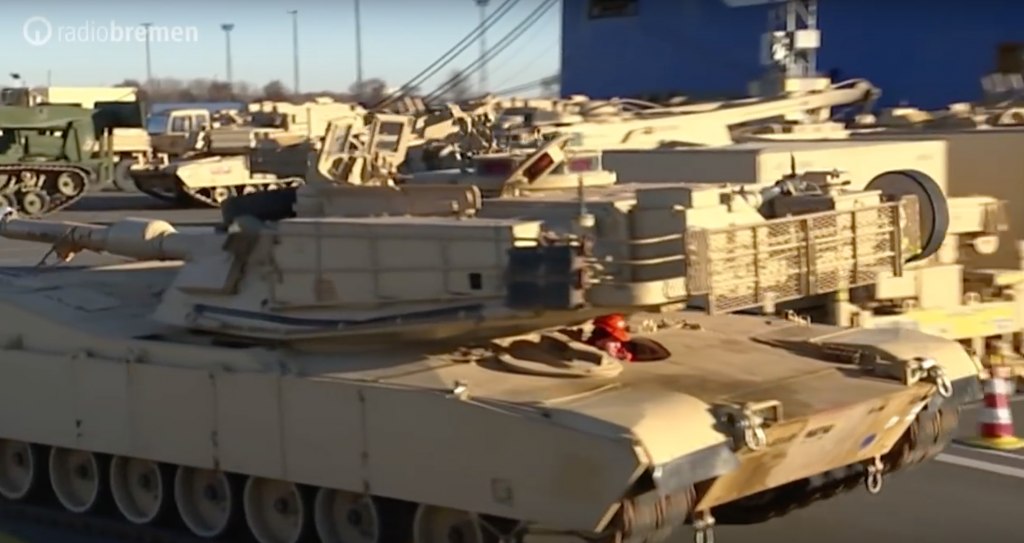 Новости: В порту Бремерхафена началась выгрузка танков армии США