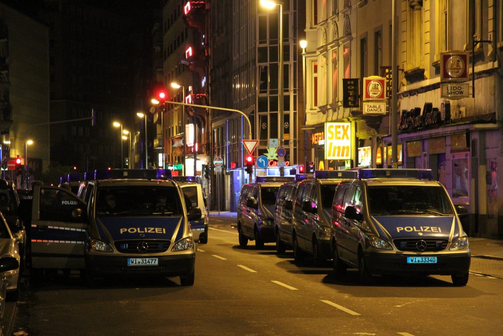 Закон и право: Масштабная полицейская операция в Берлине: обыски мечети, которую посещал Амри