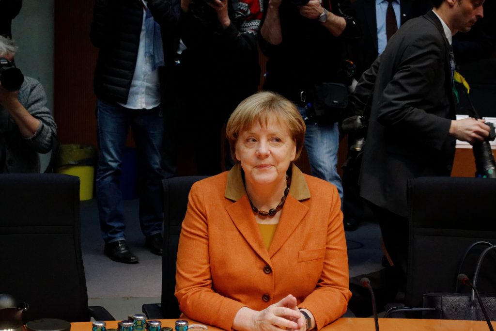 Политика: Ангела Меркель подчеркнула необходимость увеличения расходов на оборону