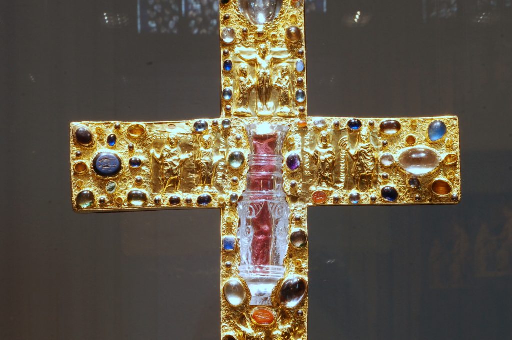 Закон и право: В церковь в Боргхорсте вернули украденный средневековый крест