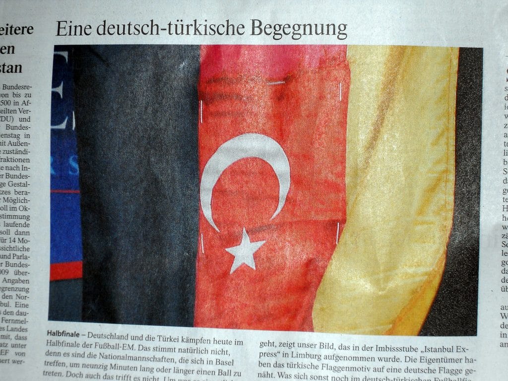 Общество: Каждый четвертый опрашиваемый видит ухудшение отношений между Германией и Турцией