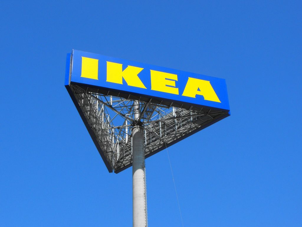 Технологии: В IKEA появится мебель, которую можно будет собирать без шурупов и клея