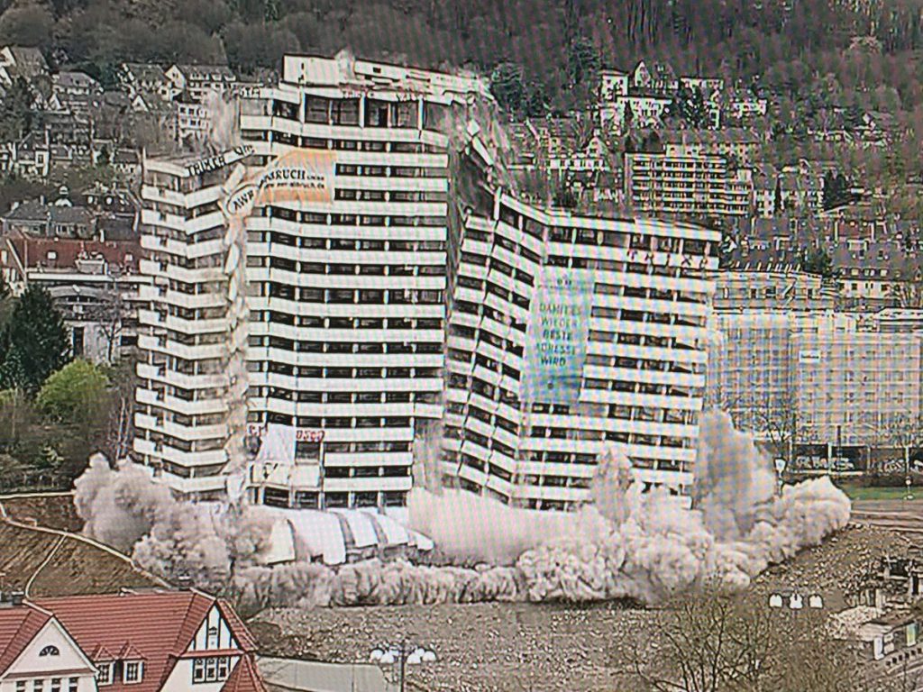 Общество: В Бонне взорвали здание Bonn-Center