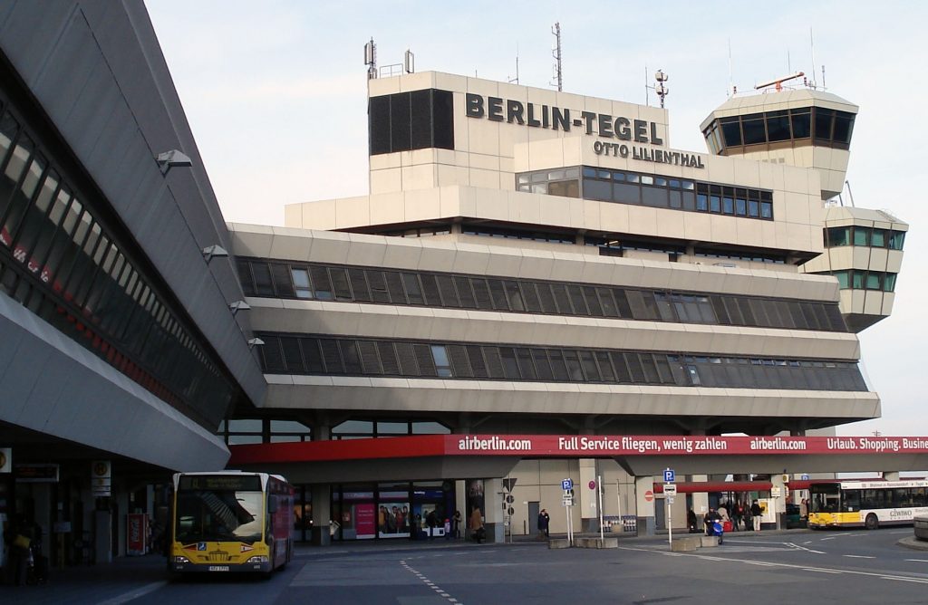 Происшествия: Перечный газ в аэропорту Берлин-Тегель: минимум 12 пострадавших