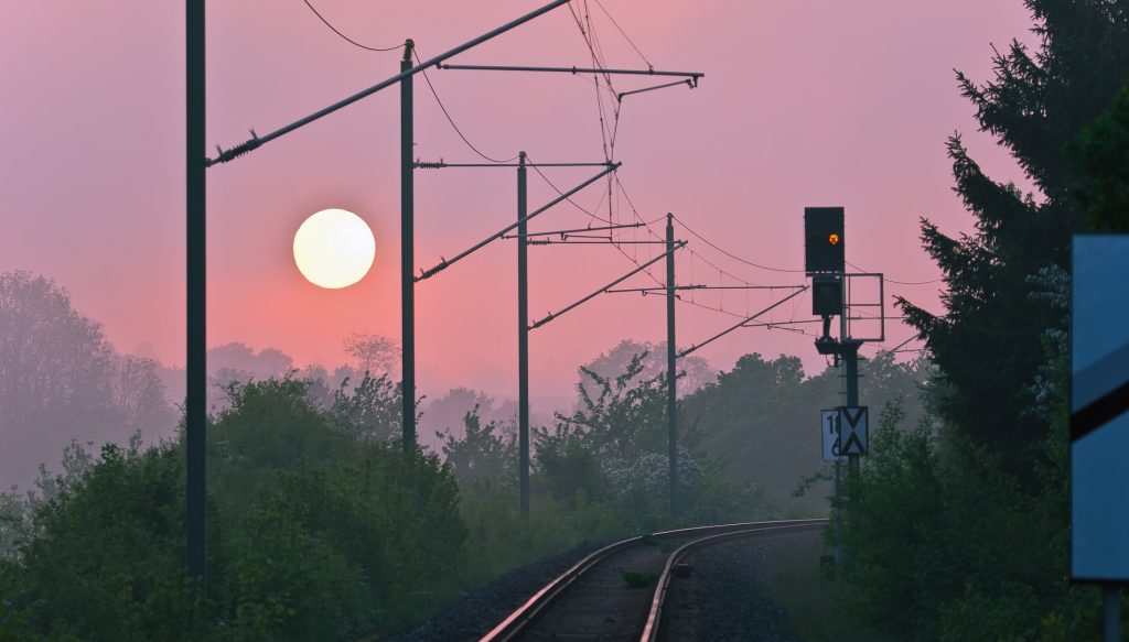 Происшествия: На железнодорожном переезде в Нижней Саксонии поезд насмерть сбил велосипедиста