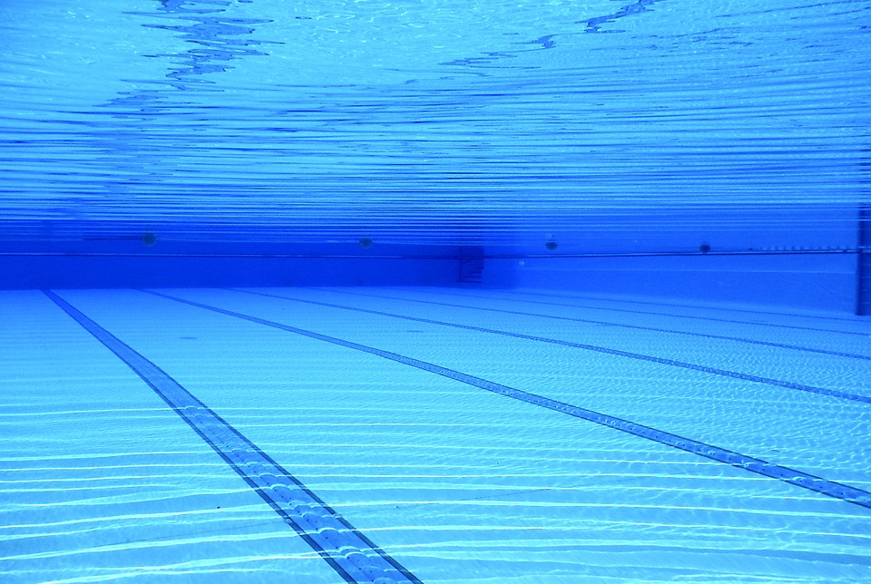 Здоровье: Сколько мочи содержится в обычном плавательном бассейне?