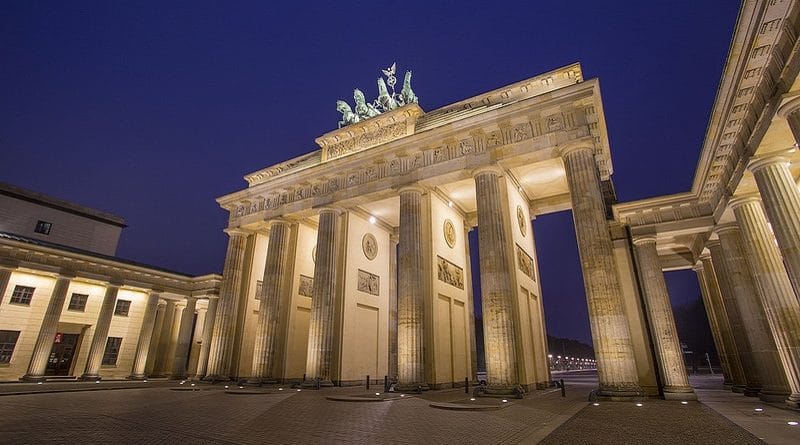 Общество: Бранденбургские ворота не будут подсвечены цветами российского флага после теракта
