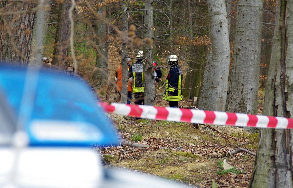 Происшествия: В стоящем на обочине автомобиле обнаружены тела мужчины и подростка