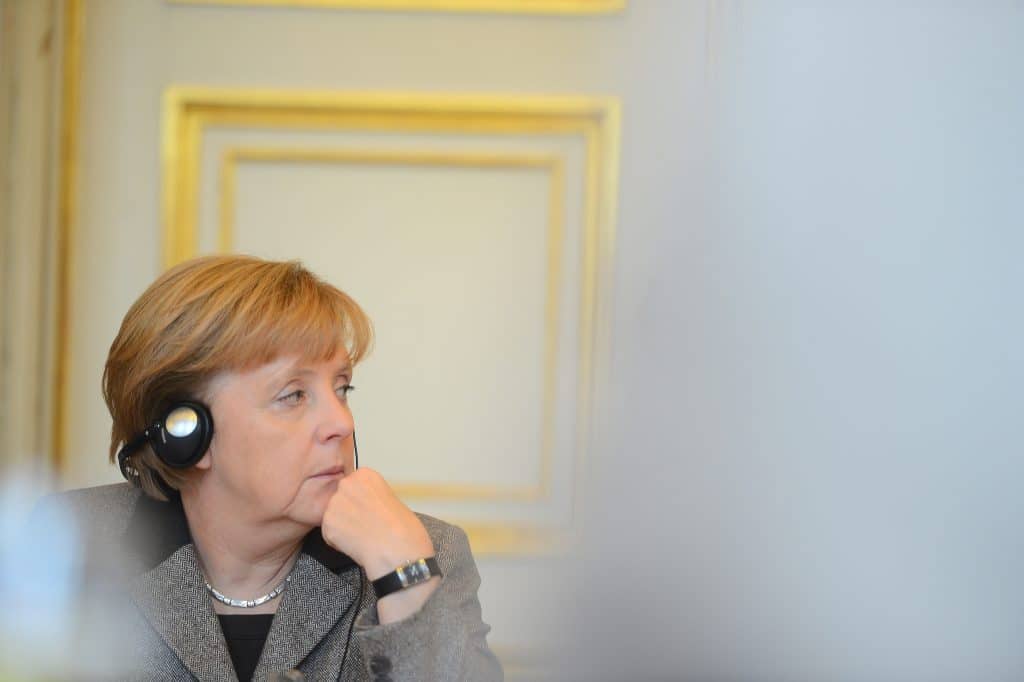 Политика: Меркель пообщалась с Трампом по телефону