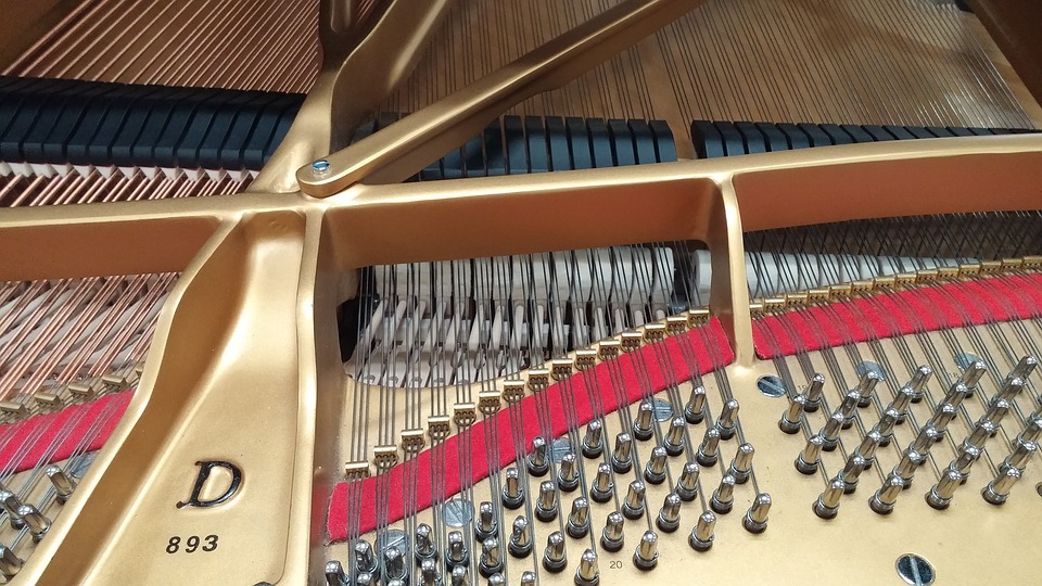Досуг: Steinway изготавливает рояли для покупателей, которые не умеют играть на музыкальных инструментах