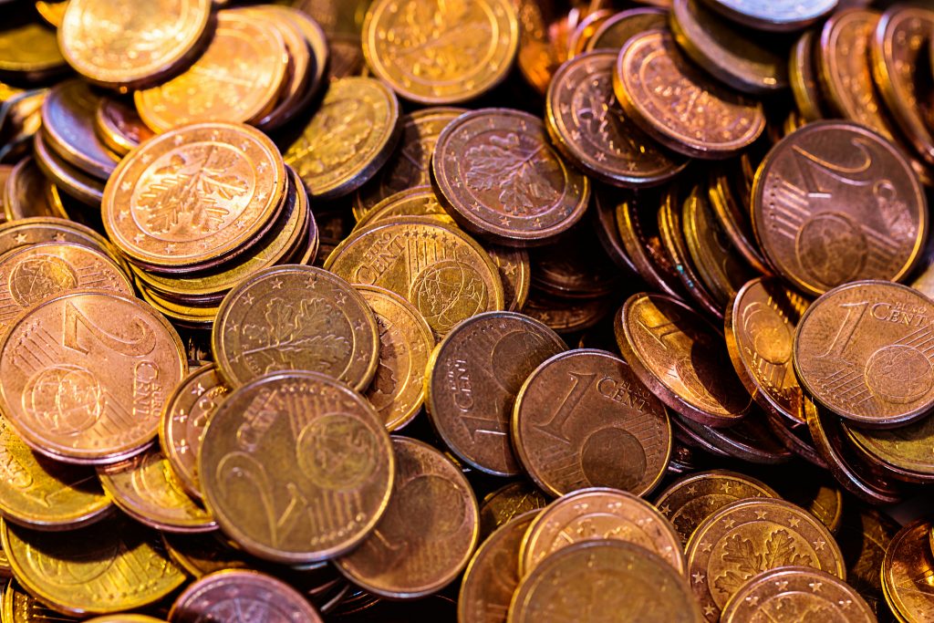 Деньги: Италия отказывается от евромонет номиналом 1 и 2 цента