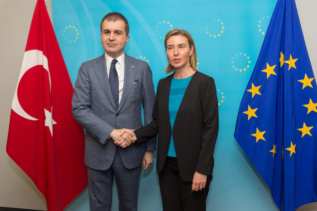 Новости: Трое из четырех граждан ЕС против вступления Турции в союз