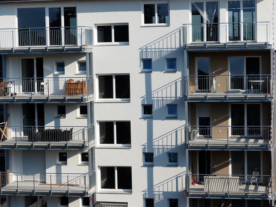 Недвижимость: За гигантские балконы жители Гамбурга должны доплачивать по €2 за каждый м2 жилплощади