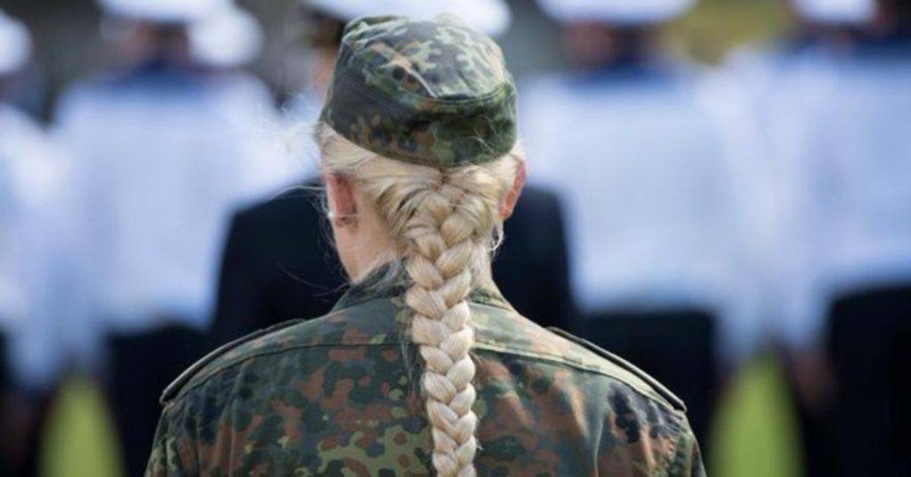 Новости: Бундесвер тестирует военную форму для беременных