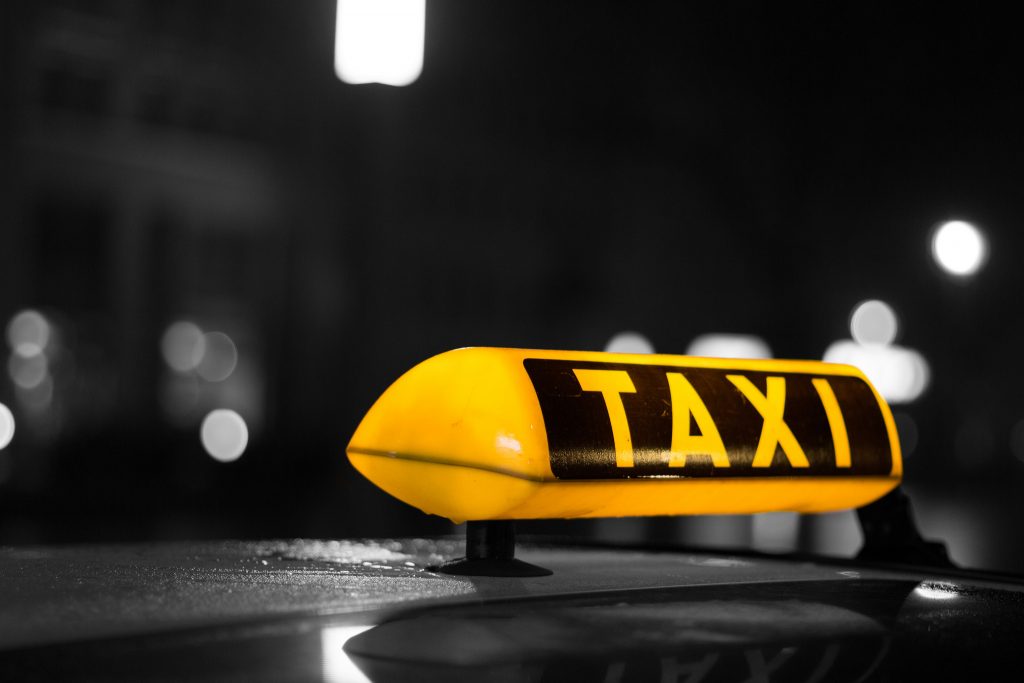 Происшествия: Таксист пытался задушить транссексуала