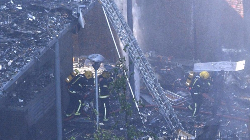 Отовсюду обо всем: На пожаре в Лондоне погибли, как минимум, шесть человек (видео)