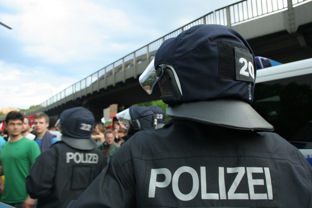 Происшествия: Беспорядки на улицах Магдебурга: ранены 15 полицейских