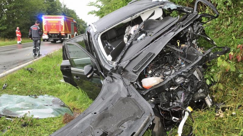 Происшествия: Авария на скользкой дороге унесла жизни двух человек