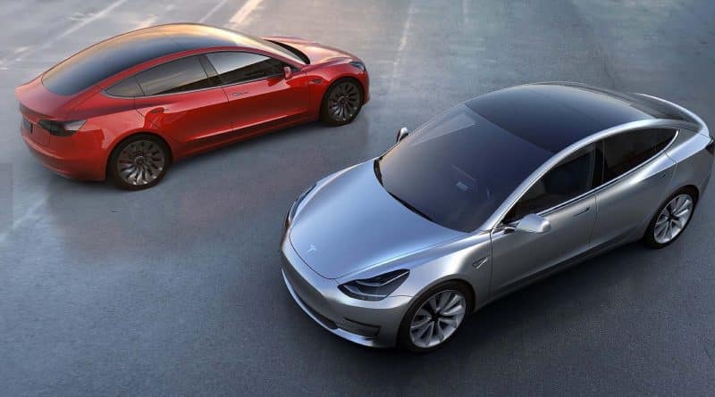 Отовсюду обо всем: Бюджетные электромобили Tesla Model 3 поступили в продажу (видео)