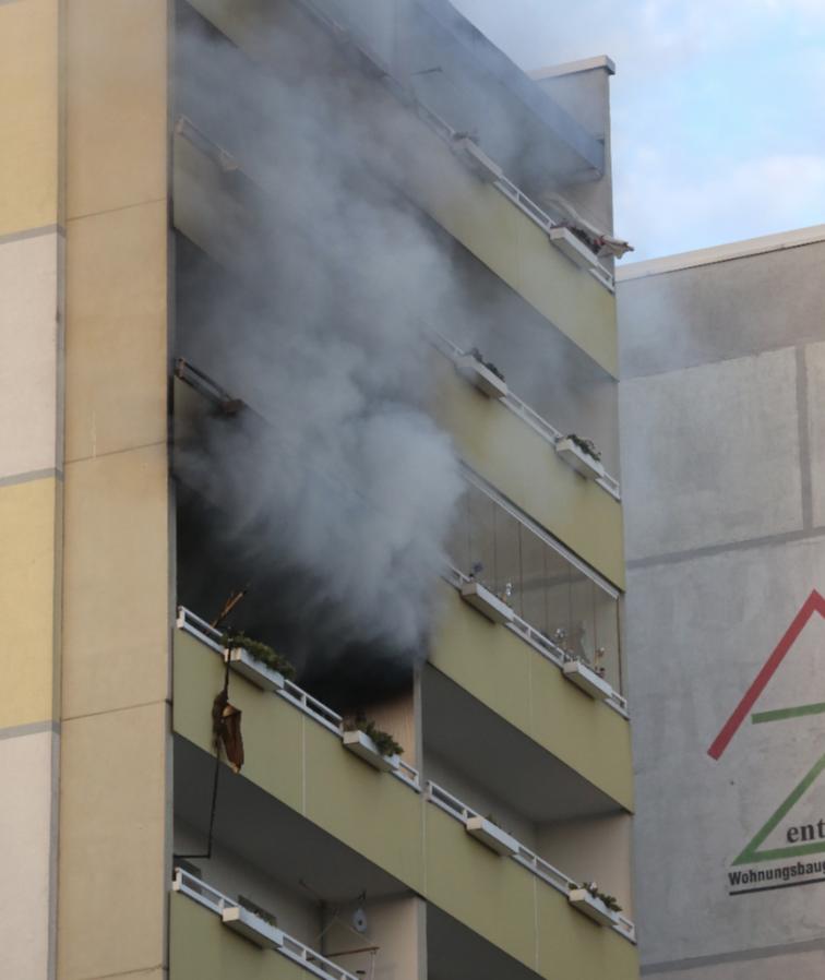 Происшествия: Мужчина выпрыгнул с 8-го этажа, спасаясь от пожара