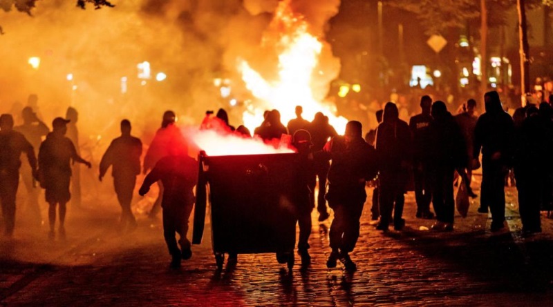 Политика: Беспорядки в Гамбурге продолжаются: задержанных все еще очень мало