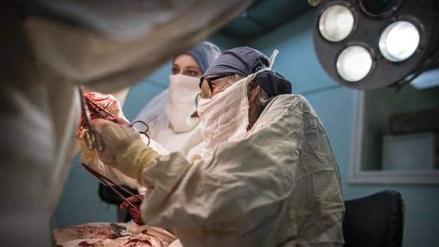 Отовсюду обо всем: 90-летний хирург Алла Левушкина до сих пор проводит операции рис 2