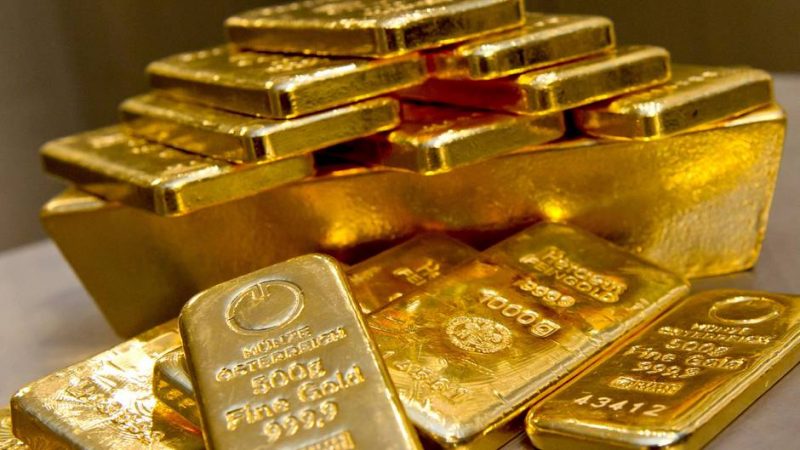 Происшествия: Житель Берлина обнаружил золото и деньги под старым деревом