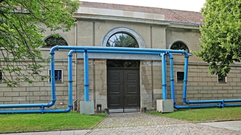 Общество: Загадочные голубые трубы в Дрездене