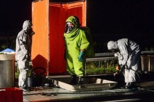 Происшествия: Авария на А24 : из цистерны вытекло 12 тонн азотной кислоты