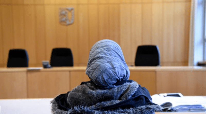 Закон и право: Беженцы все чаще подают апелляции в суд: 200 000 исков за полгода