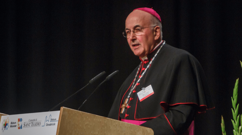 Общество: Епископ запретил благословлять гей-пары