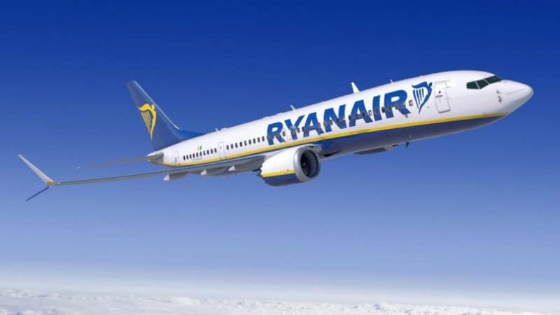 Досуг: Ryanair отменяет десятки рейсов
