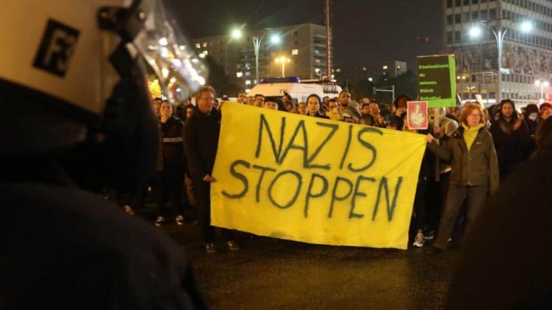 Политика: Во многих городах Германии прошли акции протеста против вхождения АдГ в бундестаг