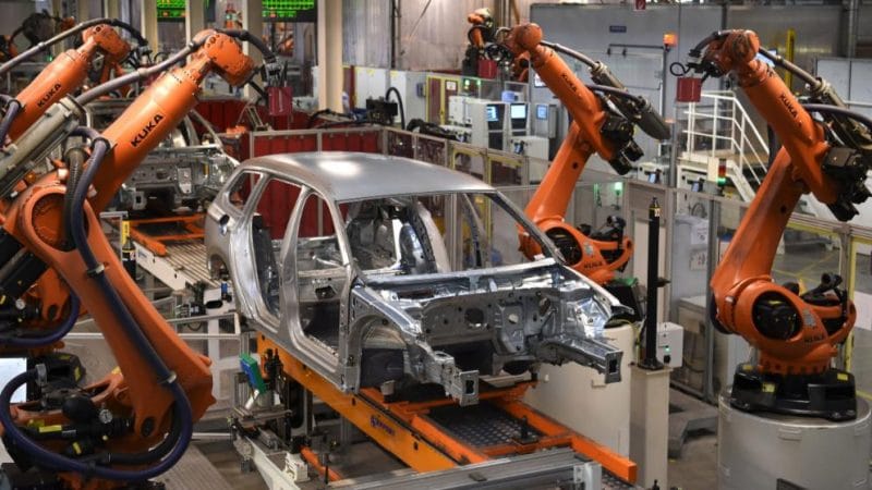 Общество: Сколько рабочих мест в Германии сокращают роботы?