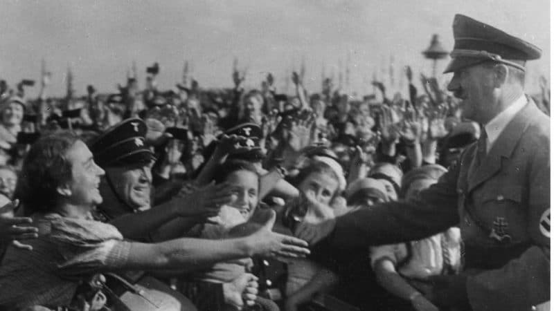 Общество: К уничтожению людей Гитлера побуждали сексуальные отклонения