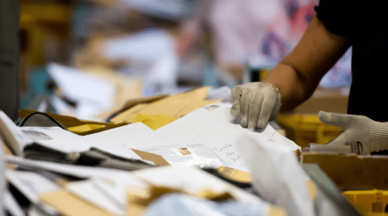Общество: 1500 сотрудников Дойче Пост по приказу властей нарушают почтовую тайну