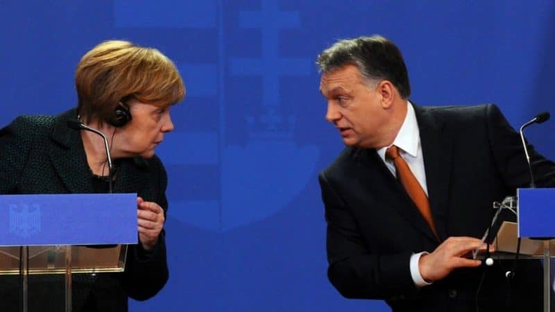 Политика: Венгрию могут исключить из ЕС из-за отказа принимать беженцев