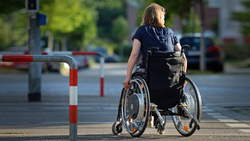Происшествия: Женщина была слишком пьяная, чтобы ехать в инвалидной коляске