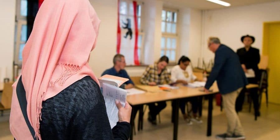 Общество: В Берлине провели символические выборы для иностранцев