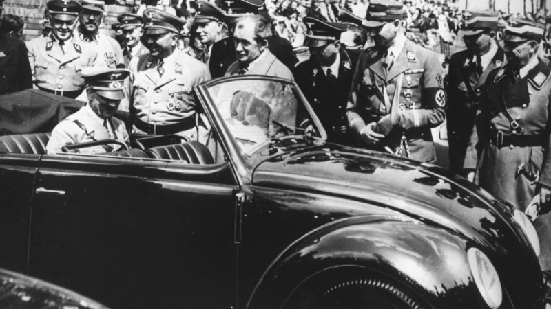 Общество: Что общего между Porsche и нацистами?