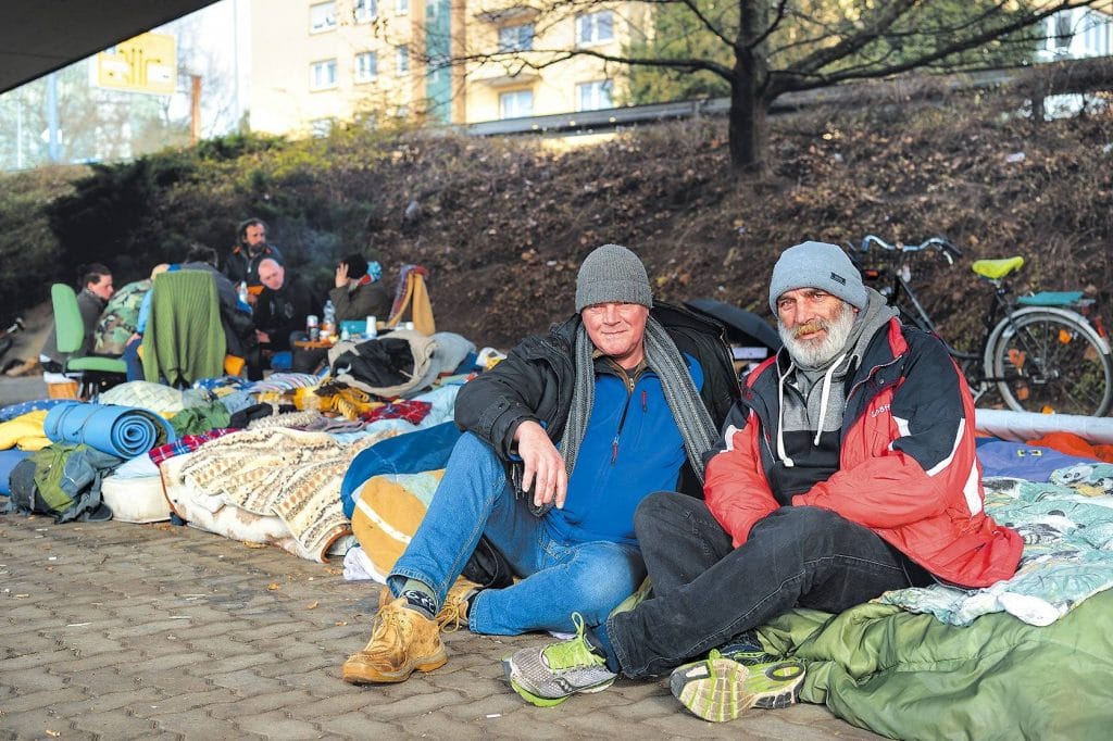 Новости: Бездомных мигрантов из восточной Европы депортируют на родину