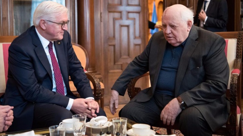 Политика: Штайнмайер встретился с Путиным и Горбачевым