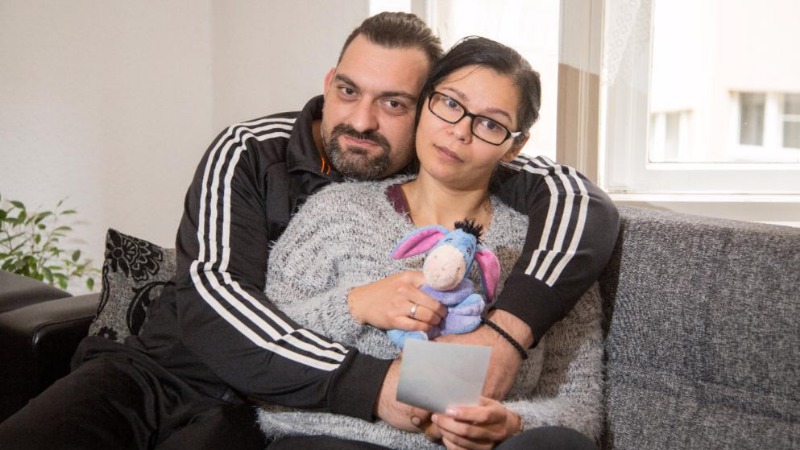 Общество: У благополучной немецко-русской семьи власти отобрали новорожденного ребенка