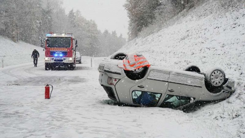 Происшествия: Первый снег в Баварии стал причиной множества аварий