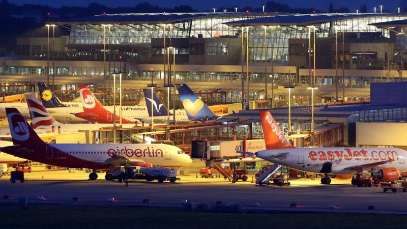 Происшествия: Аэропорт Гамбурга закрыли из-за двух мигрантов