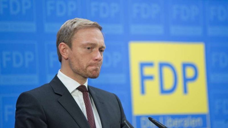 Политика: Линднер заявил, что мнение СвДП не учитывали на переговорах коалиции и обвинил в этом Меркель