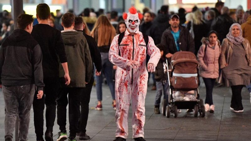 Происшествия: «Марш зомби» парализовал движение на вокзале Эссена