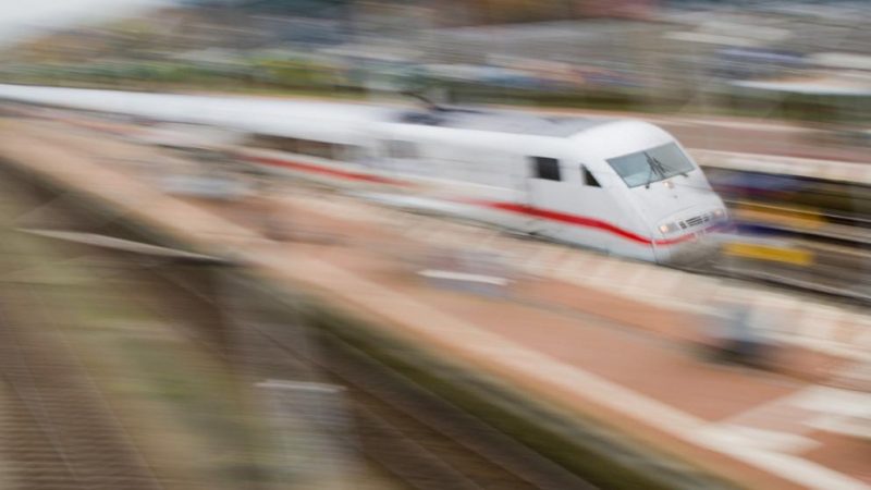 Общество: Deutsche Bahn становится более пунктуальным: так ли это на самом деле